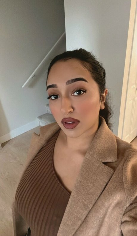 iamrakhi perfekte nackt archiv