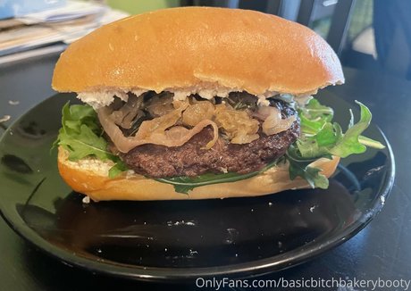 basicbitchbakerybooty erwachsene hd bild