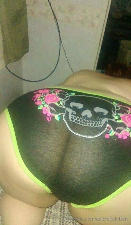 eeeveeekitten porno nackt foto