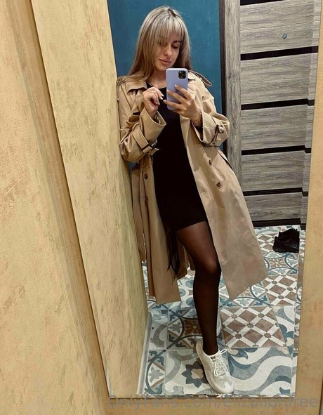 candyadria nackt perfekte bild