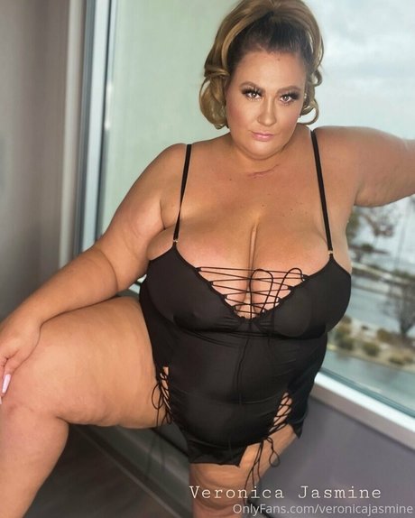 latina-dienstmädchen onlyfans erwachsene akt bild