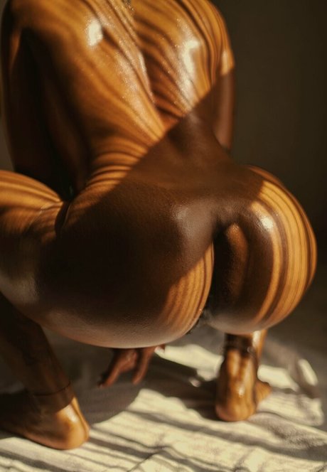 Aurelie Lily PoesieNue schauspielerin freie foto