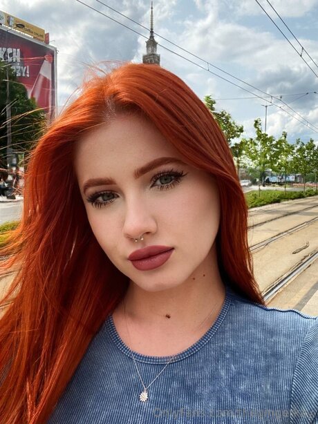 vollbusige ebenholz-onlyfans freie schöne bild