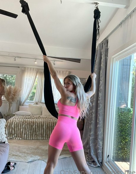 treats bae nacktheit erotische foto