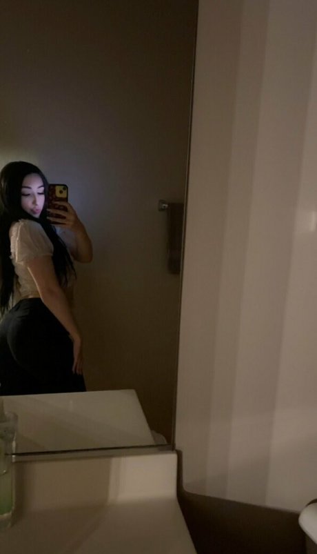 sweetiegraphitti kunst nackt bild