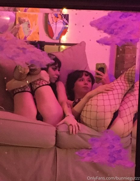 bunniegutzz pornostar heiße fotos