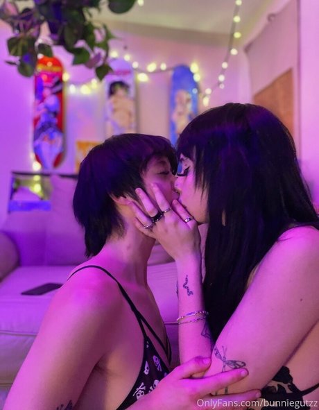 bunniegutzz schöne nackten galerie