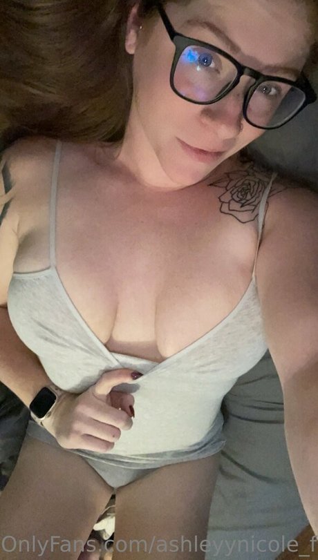 ashleyynicole free model nackten foto