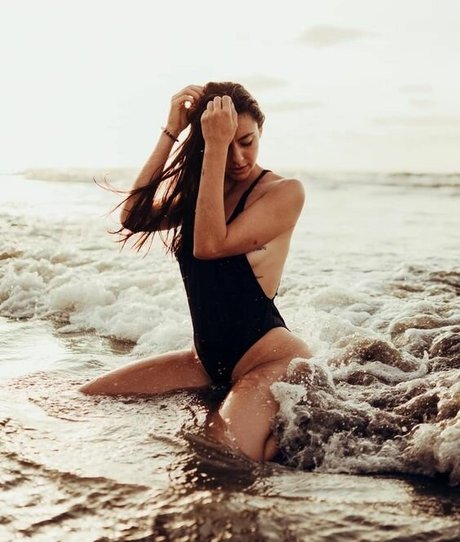 Manuela Velez erwachsene nackt foto