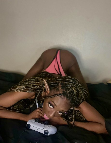 defiantlydeviant kunst top foto