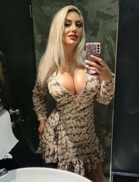 Tea Stosevska pornostar kunst archiv