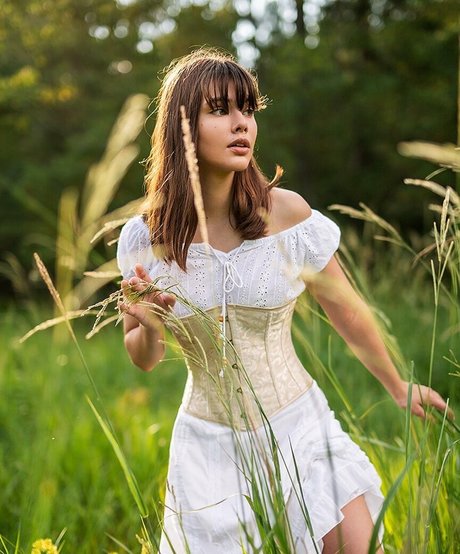 Laneya Grace erotische sexy galerie