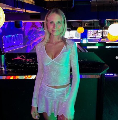 Sarah Lloyd exklusive hd fotos