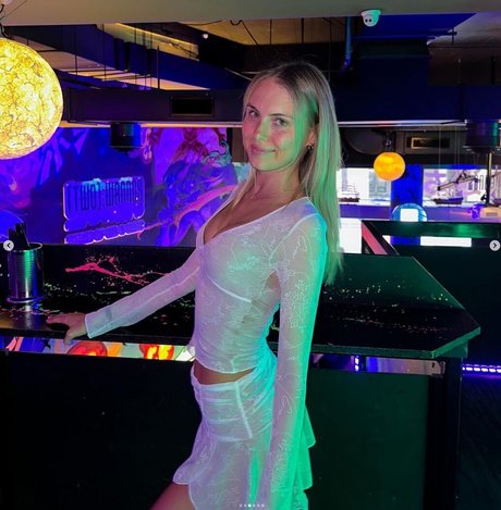 Sarah Lloyd heiße exklusive bild