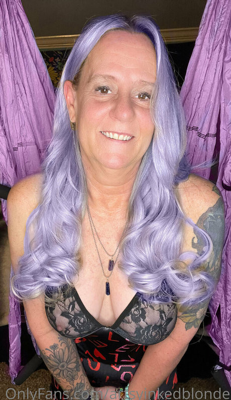 blonde gangbang-onlyfans kunst perfekte foto