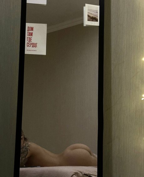 Arinawhynot exklusive nackten fotos