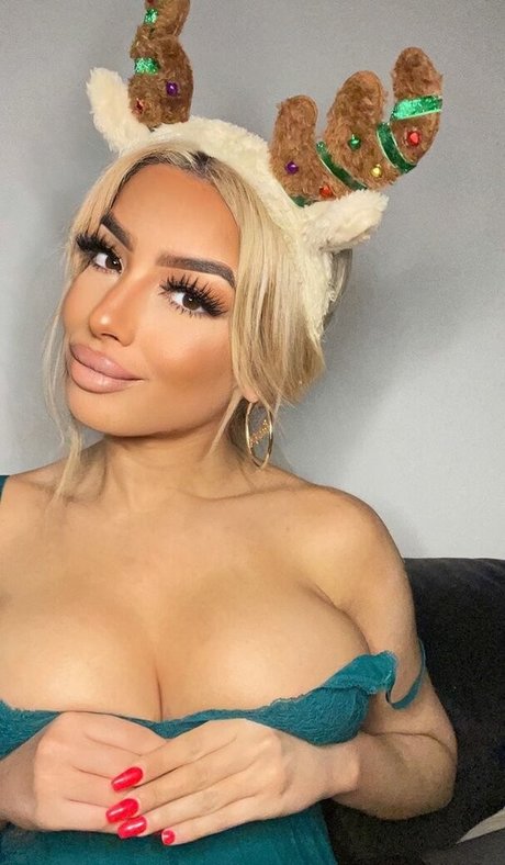 Luxuryysana MYM akt fotos