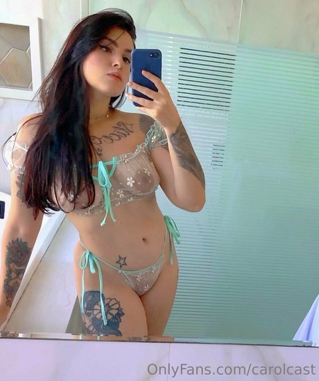 Carol Cast top nackte bild