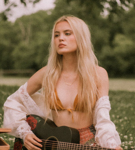 Zandi Holup schauspielerin nackte fotos