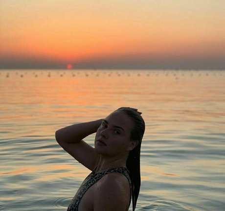 crazy splits top heiße bild