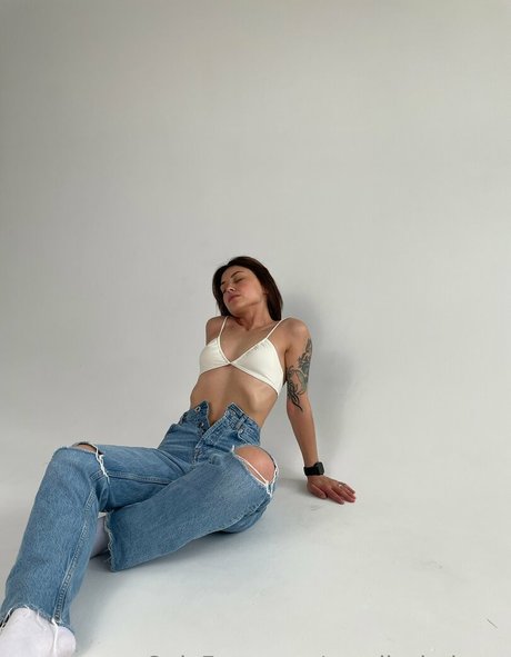 amelia holmes kunst porno fotos