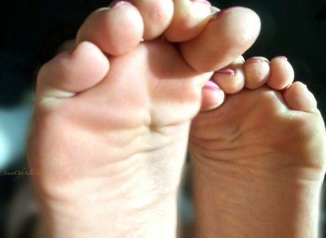 scentofasilkytoe exklusive erotische bild