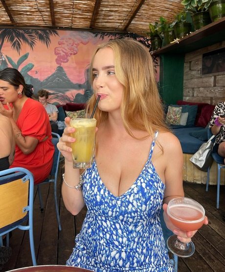 Aluca Jones model porno foto