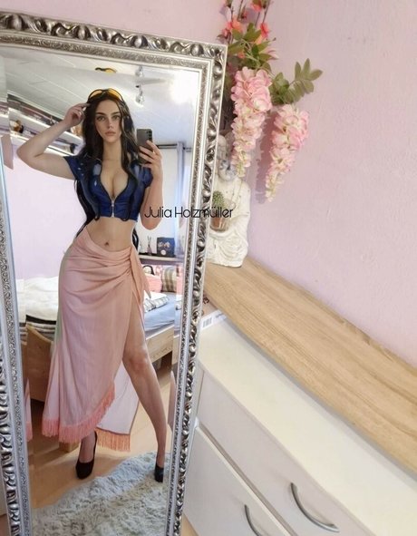 Julia Holzmuller hd perfekte bilder