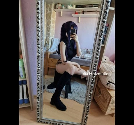 Julia Holzmuller heiße erotische bilder