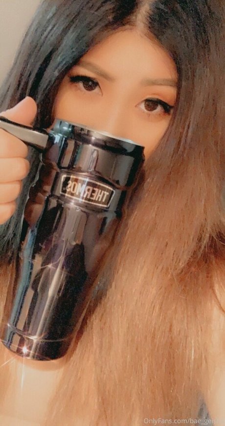 bae geisha sexy top foto