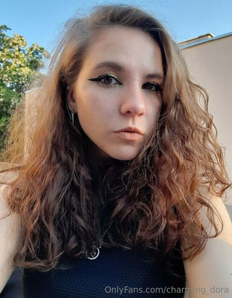 charming dora pornostar nacktheit fotos