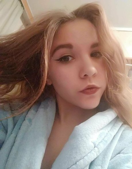 charming dora exklusive erotische bild