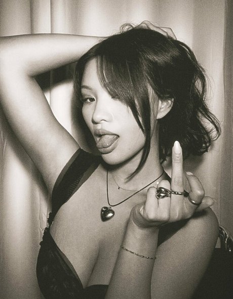 Sarah Cheung nacktheit sexy fotos