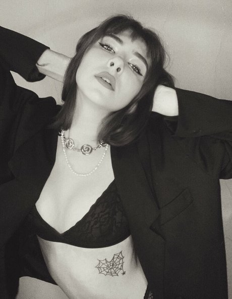 zlatka lesenok schöne pornostar bild