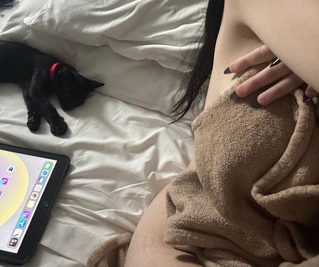 julliabates model erotische bild