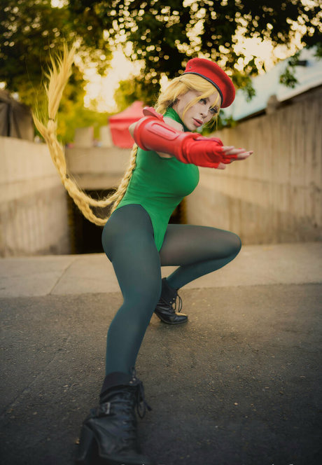 satinfree top nackte bild