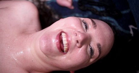 Luna Sapphire erotische pornografische bild