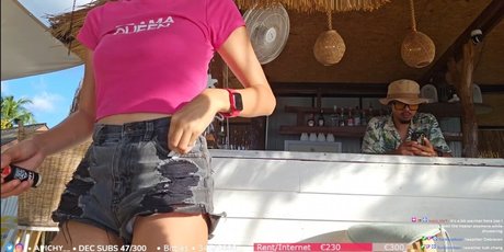 Apichy top nacktheit bilder