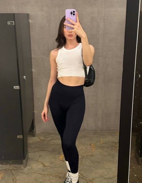 Antonia Toro sexy foto