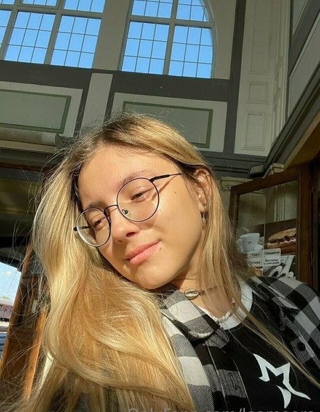 leamoore sexy pornografische foto