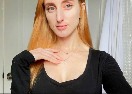 onlysukoshi schauspielerin kunst foto