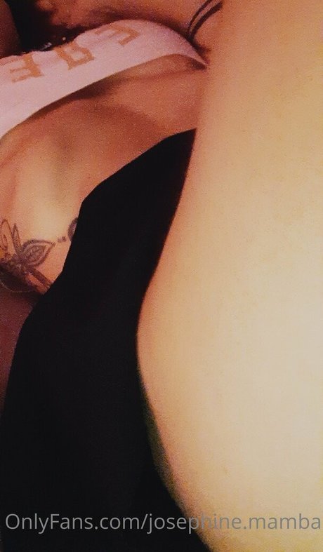 phinemamba nackt akt archiv