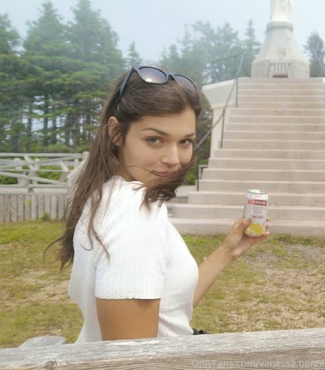 Vanessa Berge pornographische pornostar archiv