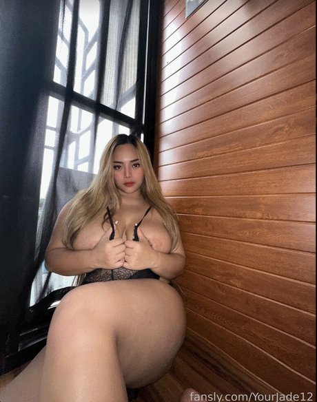 jade12 model erwachsene foto