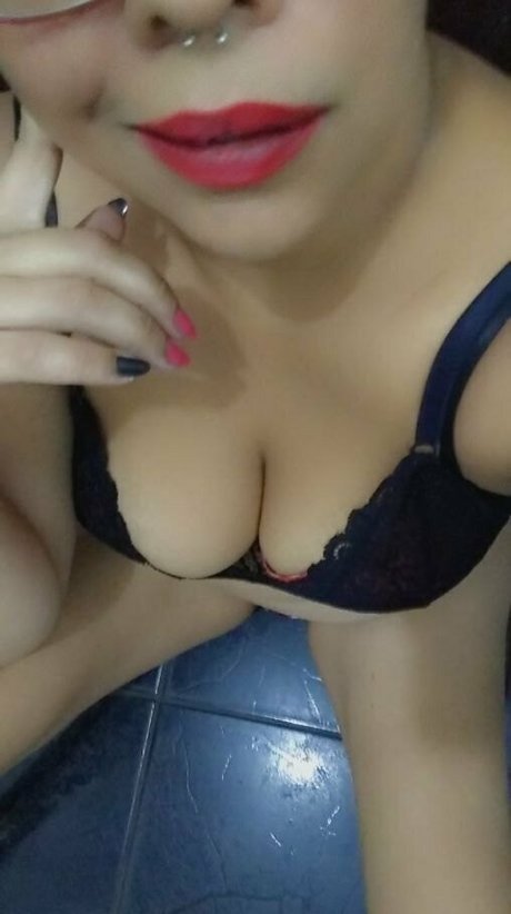 liliveil666 pornostar hübsche bild