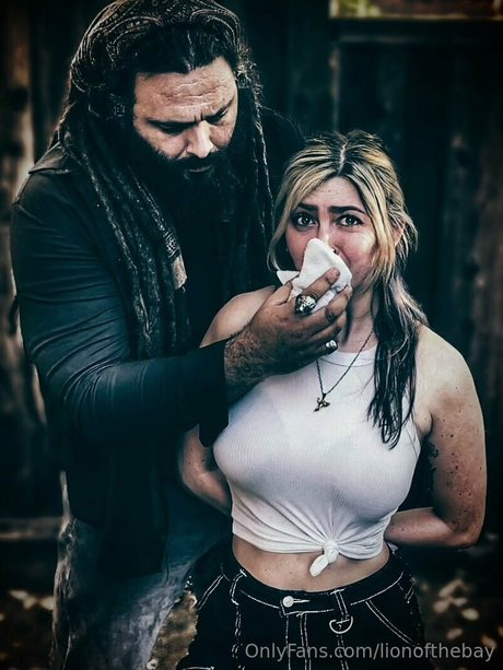 lionofthebay nacktheit akt bild