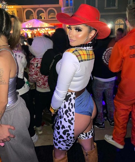 Tatiana McQuay pornostar akt galerie