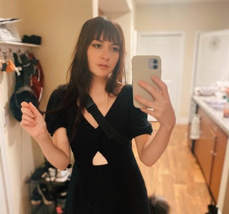 Quelaag schauspielerin akt bilder