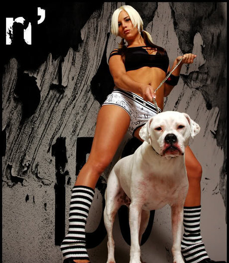 Dana Brooke hübsche erotische galerien