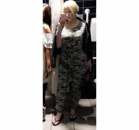 schlanke milf-onlyfans kostenlose nacktheit galerie